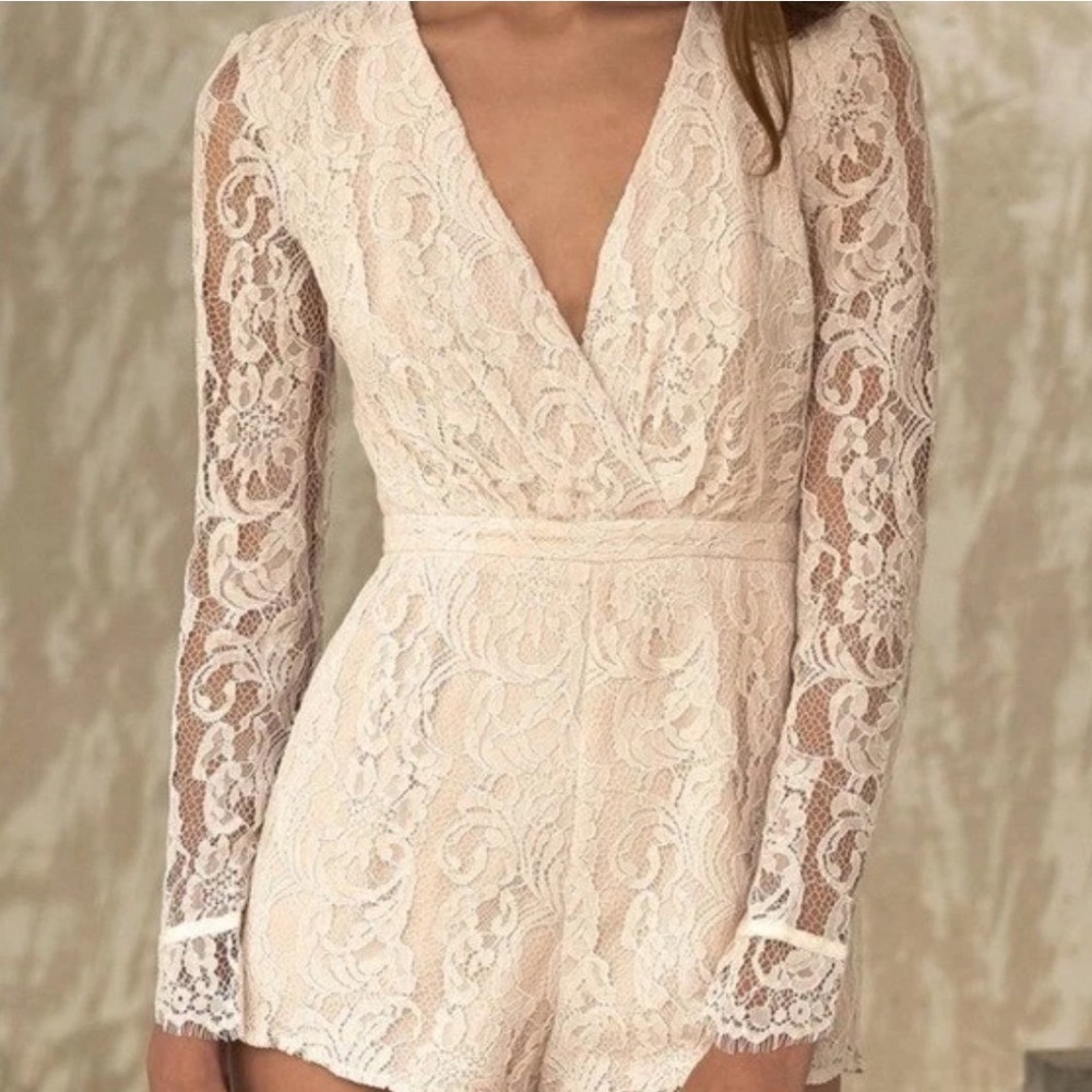 Revolve Jetset Diaries M Voyage Romper Lace Long Sleeve Open Back J12161021 NWT